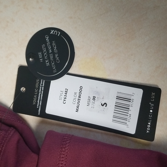 NWT Yogalicious Lux Mauvewood Burgundy Leggings Size Small - Picture 11 of 12